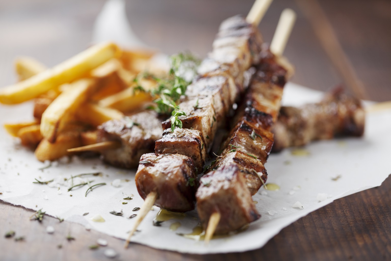 Souvlaki schweinefleisch kebabs spiesse spiessli griechisch griechenland