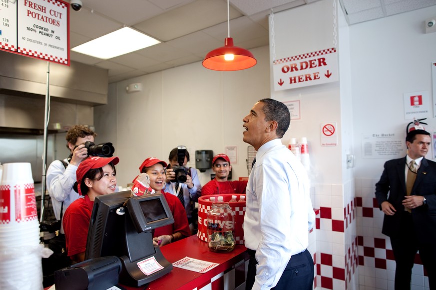 President Obama orders lunch at Five Guys in Washington, D.C. during an unannounced lunch outing May 29, 2009. (Official White House Photo by Pete Souza)

This official White House photograph is being ...
