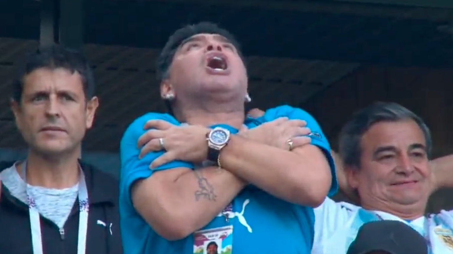 Was ist da in ihn gefahren? Maradona bei Messis 1:0 gegen Nigeria.