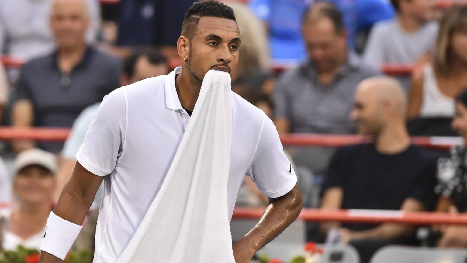 Alles, was Nick Kyrgios wollte, war ein weisses Handtuch.