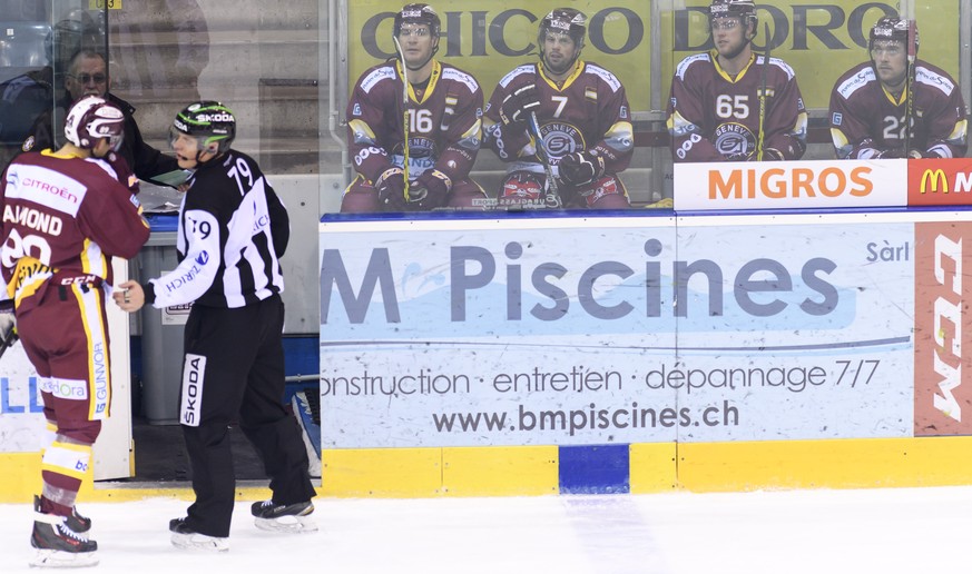 Les joueurs Genevois, sur le banc des penalites, lors du match du championnat suisse de hockey sur glace de National League LNA, entre le Geneve Servette HC et le SC Bern, SCB, ce jeudi 22 decembre 20 ...