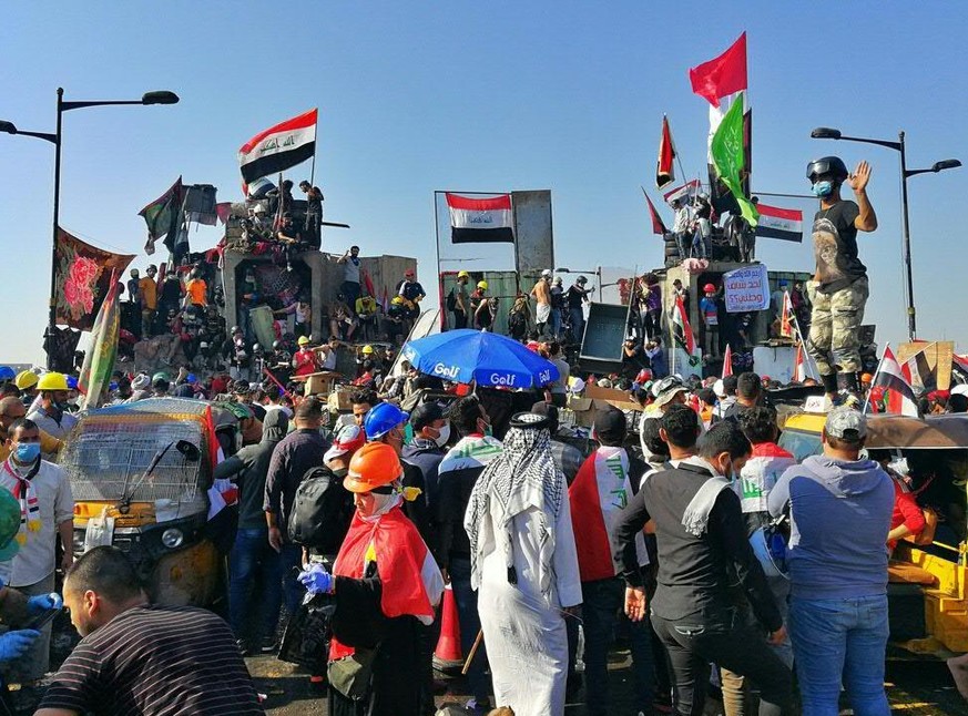 Auf den Strassen Bagdads demonstrieren erneut Tausende Iraker gegen die politische Elite des Landes.